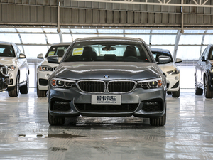 2019款525i M运动套装 正前