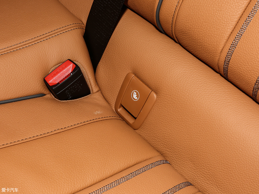 2019R6ϵGT 630i AOӋb