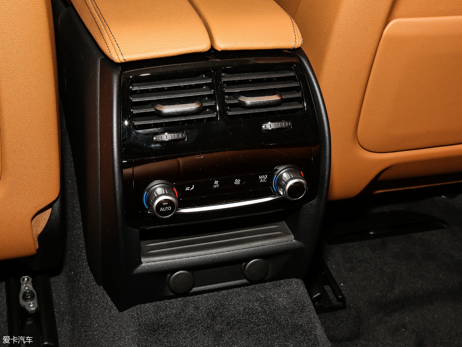 2019R6ϵGT 630i AOӋb