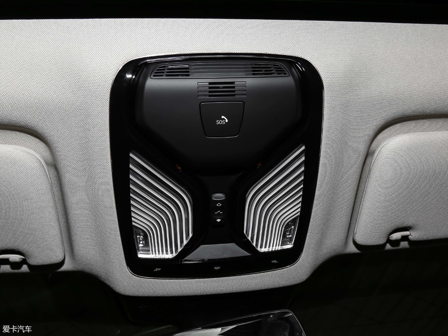 2019R6ϵGT 630i AOӋb