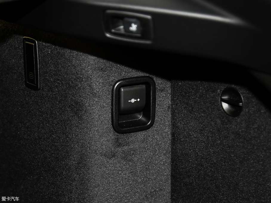 2019R6ϵGT 630i AOӋb