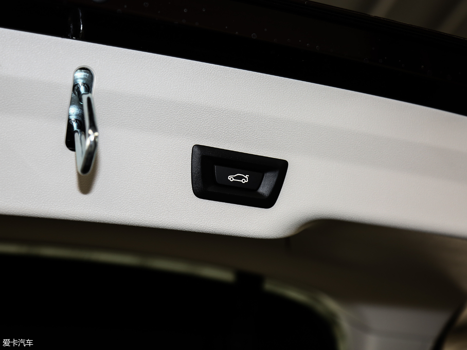 2019R6ϵGT 630i AOӋb