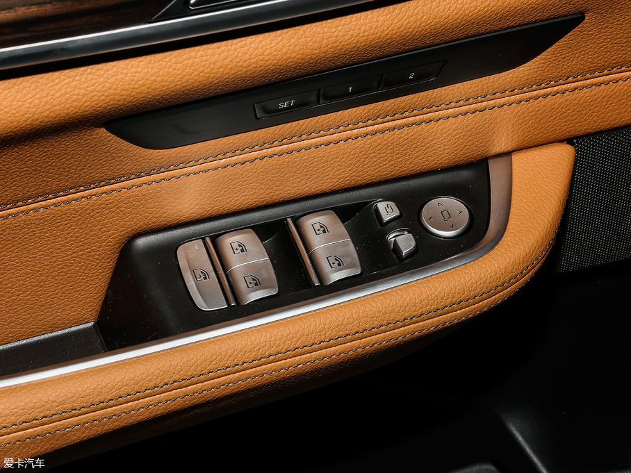 2019R6ϵGT 630i AOӋb