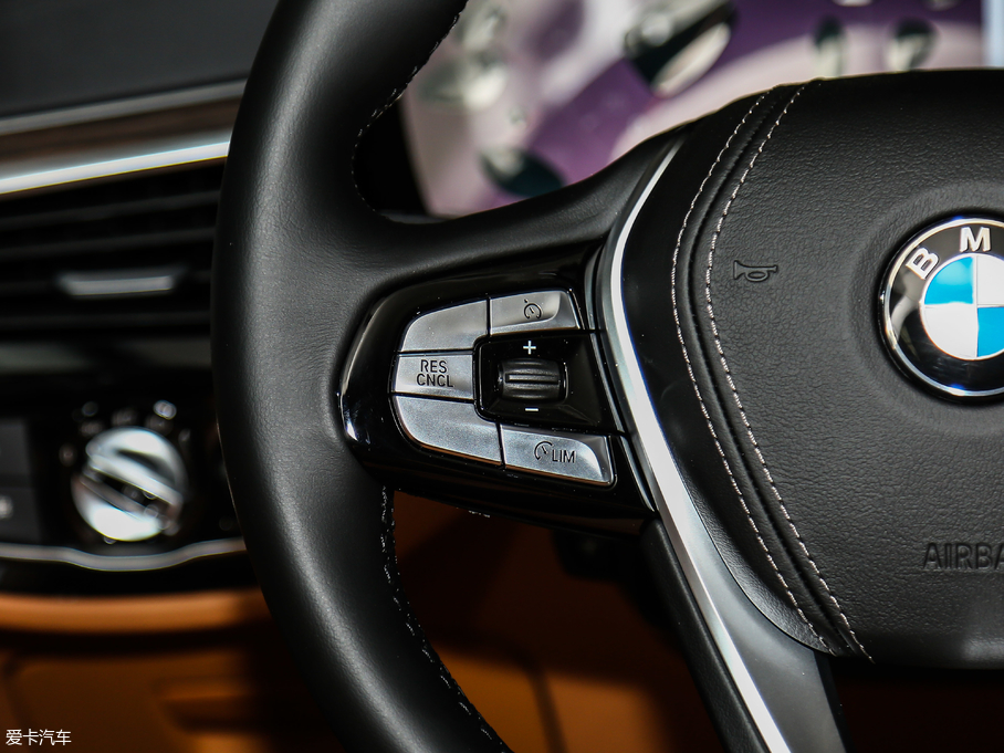 2019R6ϵGT 630i AOӋb