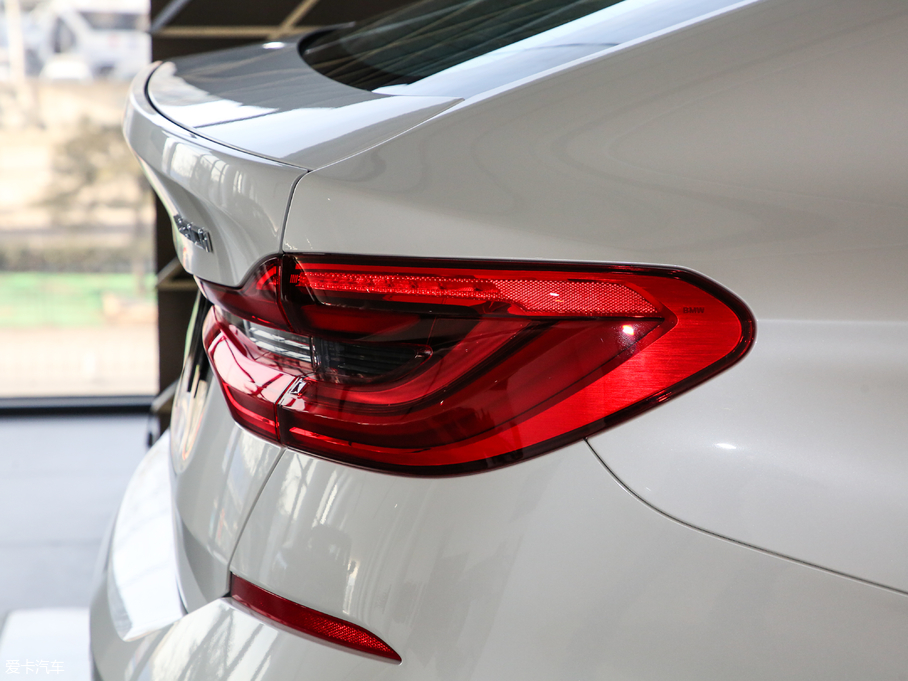 2019R6ϵGT 630i AOӋb