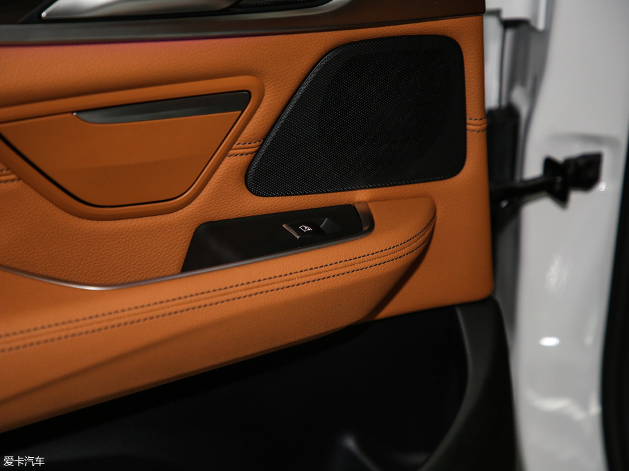 2019R6ϵGT 630i AOӋb