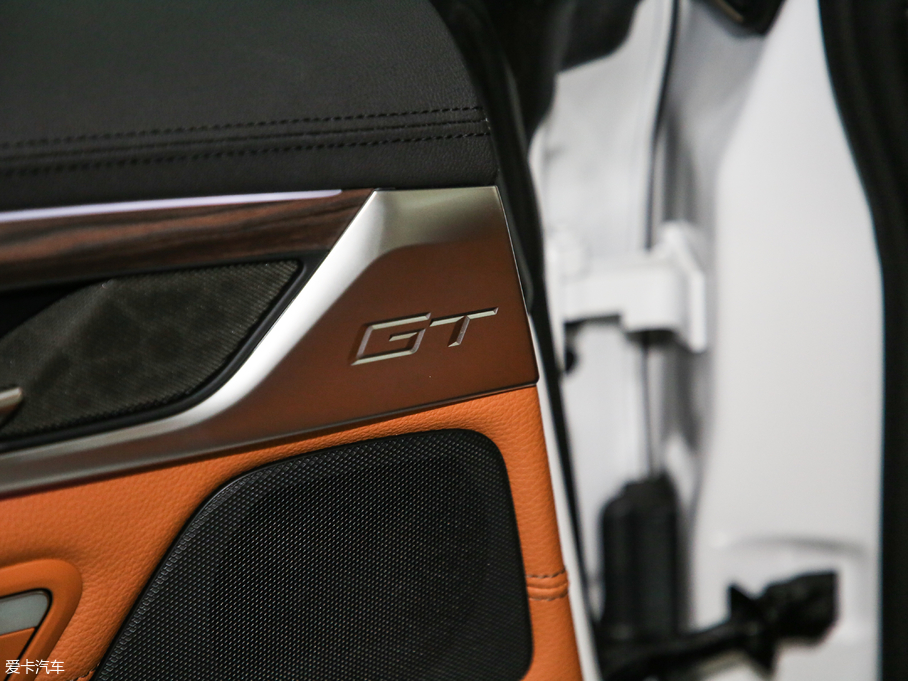 2019R6ϵGT 630i AOӋb