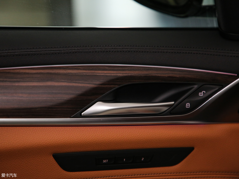 2019R6ϵGT 630i AOӋb