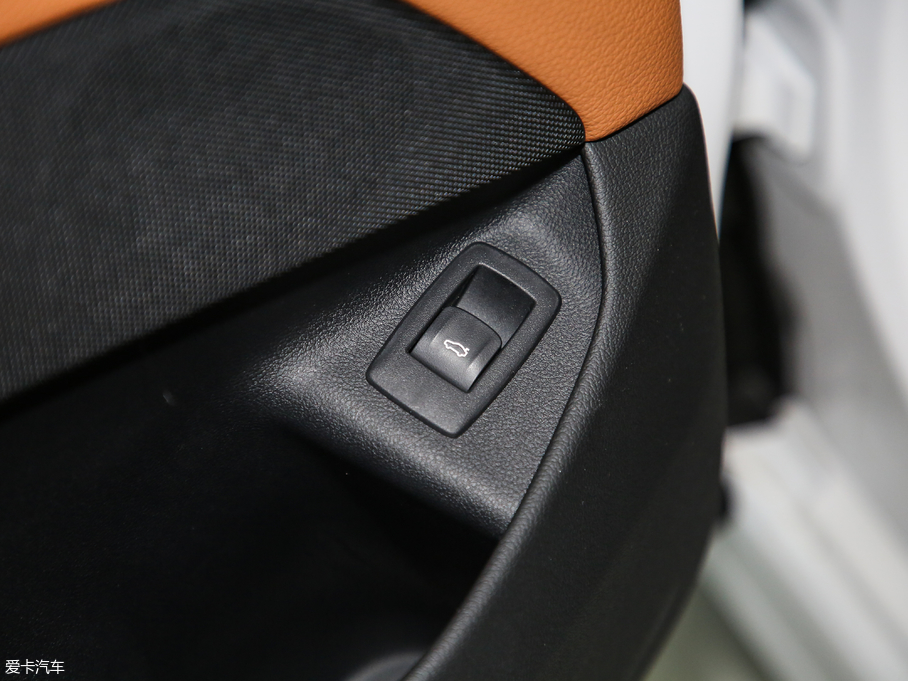 2019R6ϵGT 630i AOӋb