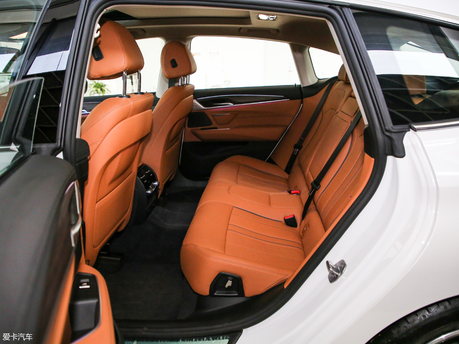 2019R6ϵGT 630i AOӋb