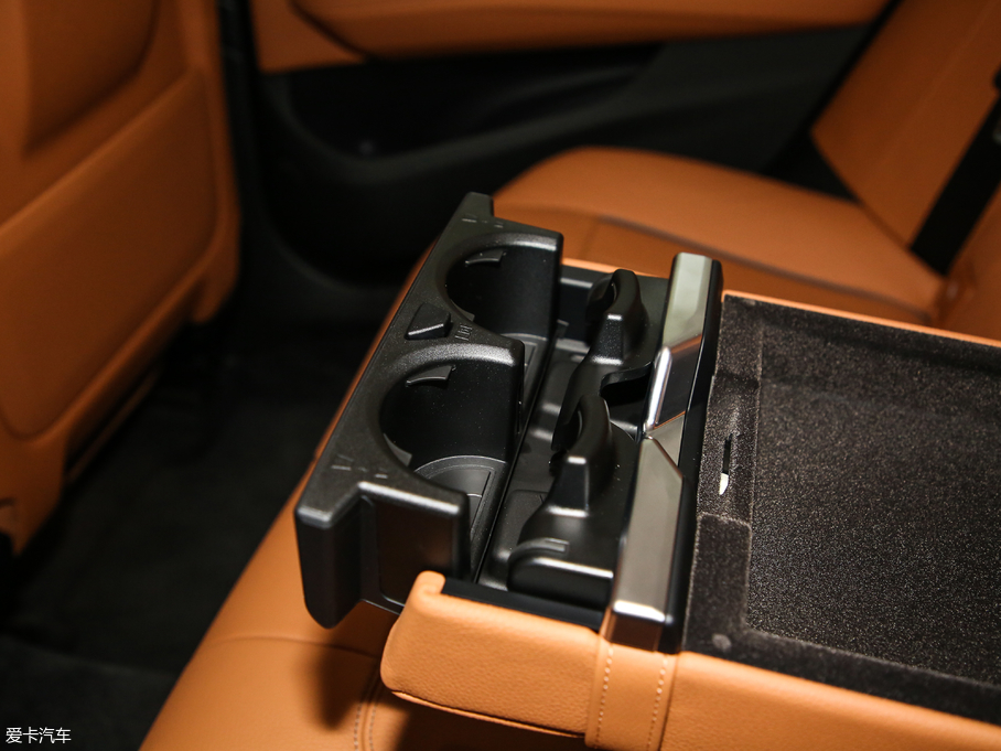 2019R6ϵGT 630i AOӋb