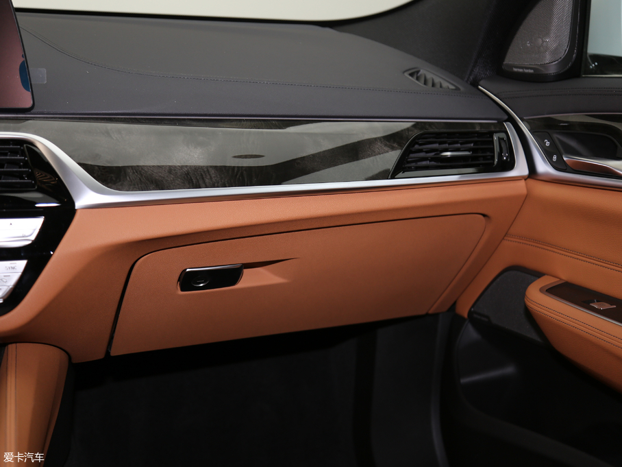 2019R6ϵGT 630i M\b