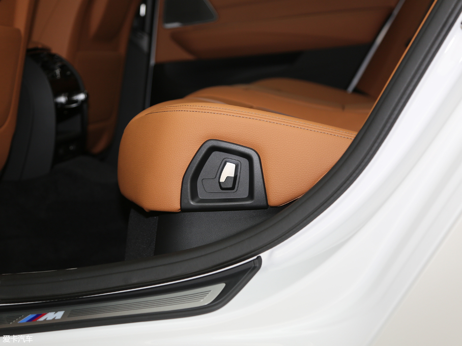 2019R6ϵGT 630i M\b