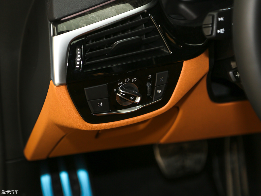 2019R6ϵGT 630i M\b