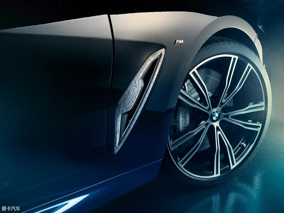 20198ϵ M850i Night Sky edition