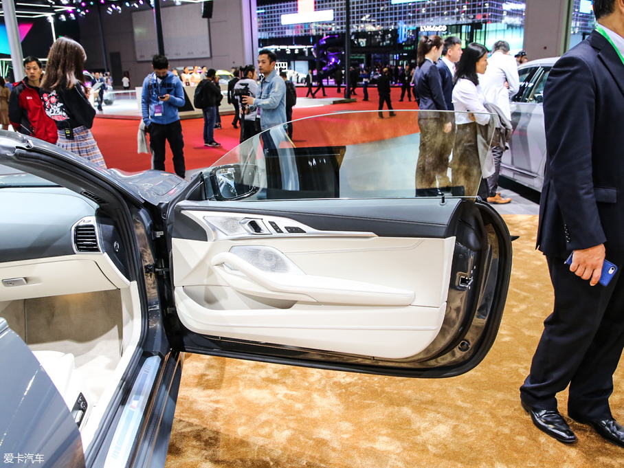 2019R8ϵ 840i I܇ M\b