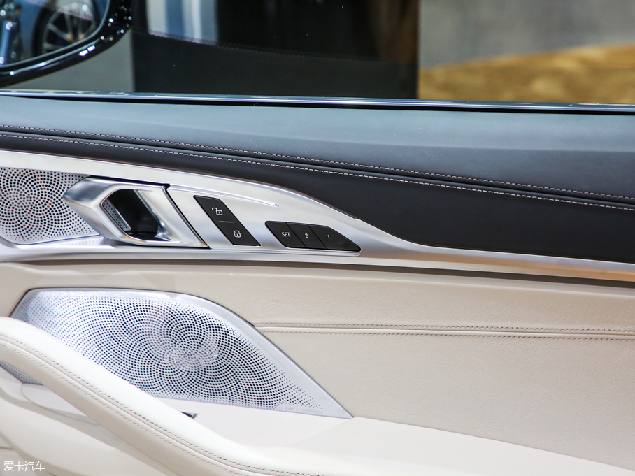 2019R8ϵ 840i I܇ M\b