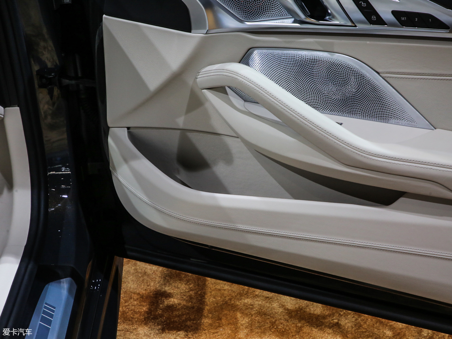 2019R8ϵ 840i I܇ M\b