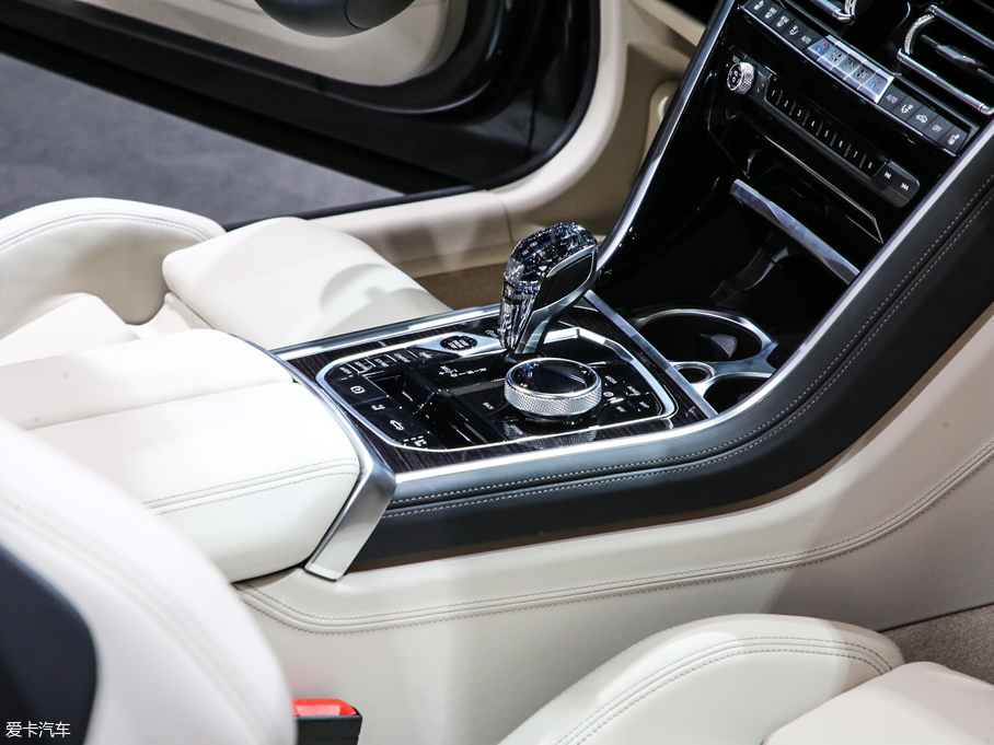 2019R8ϵ 840i I܇ M\b