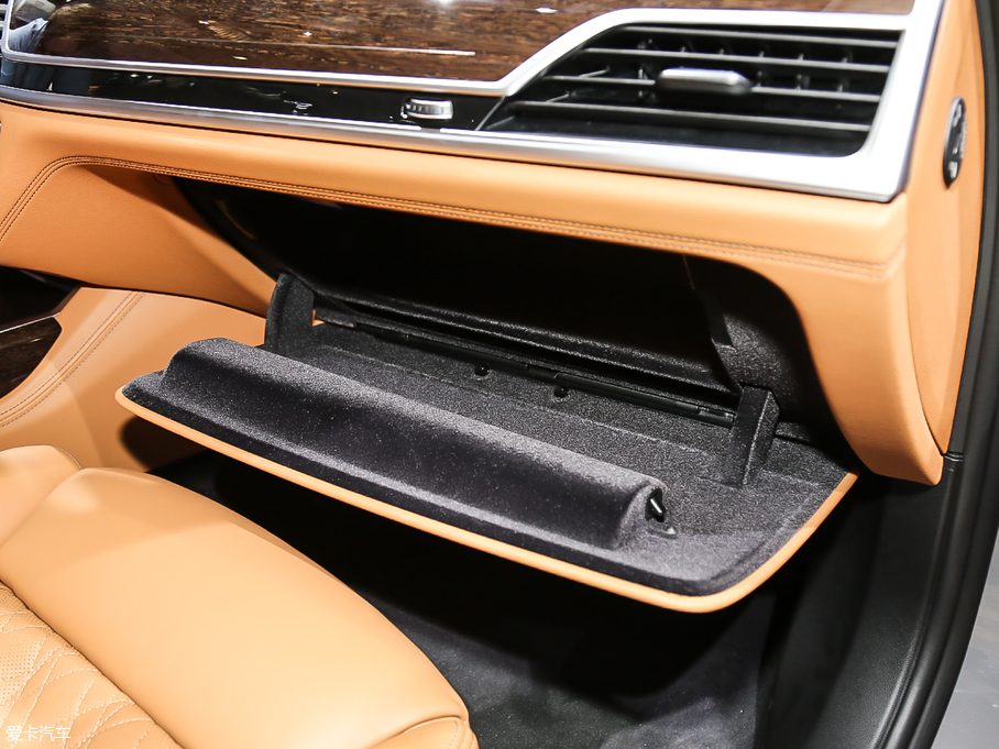 2019R7ϵ 750Li xDrive