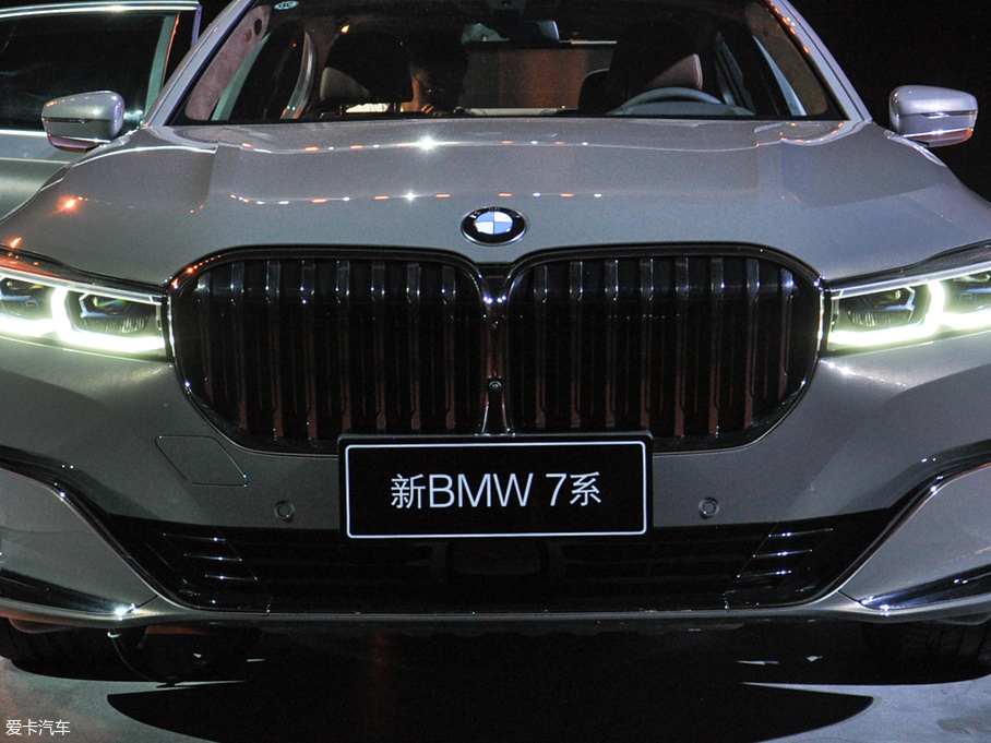 2019��R7ϵ 740Li xDrive ������ ���A���b