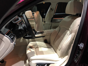 2019款M760 xDrive 空间座椅