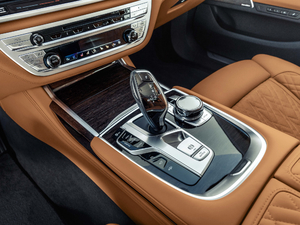 2019750Li xDrive п؅^