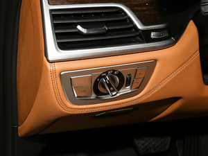 2019750Li xDrive п؅^