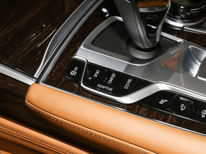 2019750Li xDrive п؅^