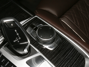 2019740Li  M\b п؅^