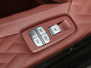 2019M760Li xDrive V12 Ab g