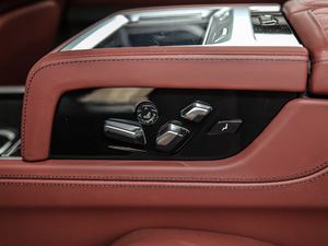 2019M760Li xDrive V12 Ab g