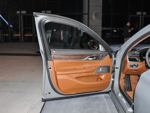 2019740Li xDrive  Ab {λ܇T