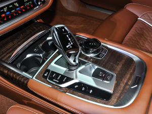 2019740Li xDrive  Ab QU