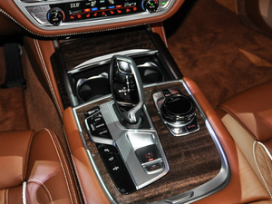 2019740Li xDrive  Ab п؅^