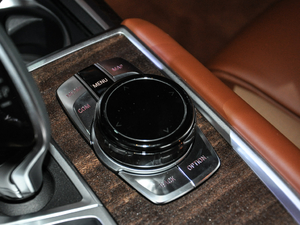 2019740Li xDrive  Ab п؅^