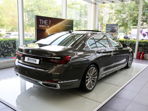 2019款740Li 领先型 豪华套装 整体外观