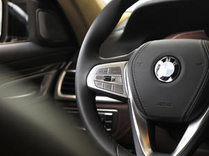 2019款730Li 豪华套装 中控区