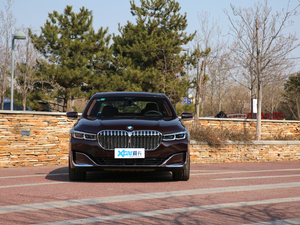 2019740Li xDrive  Ab w^