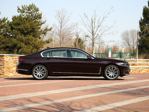 2019740Li xDrive  Ab w^