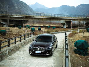 2019740Li xDrive  Ab w^