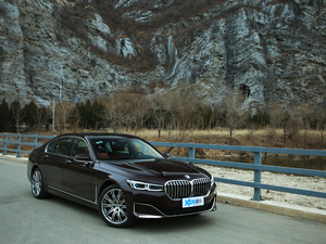 2019740Li xDrive  Ab w^