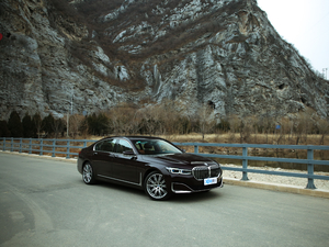 2019740Li xDrive  Ab w^