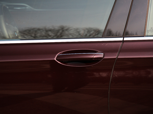 2019740Li xDrive  Ab {T