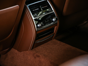 2019Ŀ 740Li xDrive  Ab g