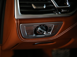 2019Ŀ 740Li xDrive  Ab п؅^