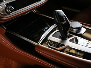 2019Ŀ 740Li xDrive  Ab п؅^