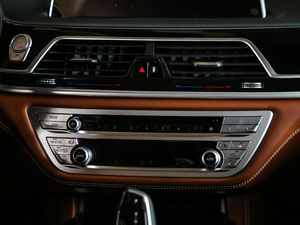 2019Ŀ 740Li xDrive  Ab п؅^