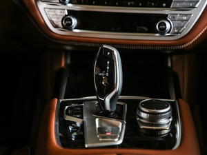 2019Ŀ 740Li xDrive  Ab п؅^