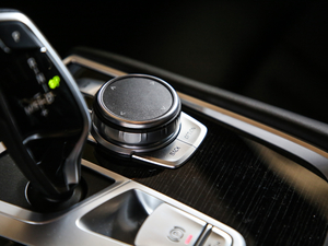 2019Ŀ 730Li M\b п؅^